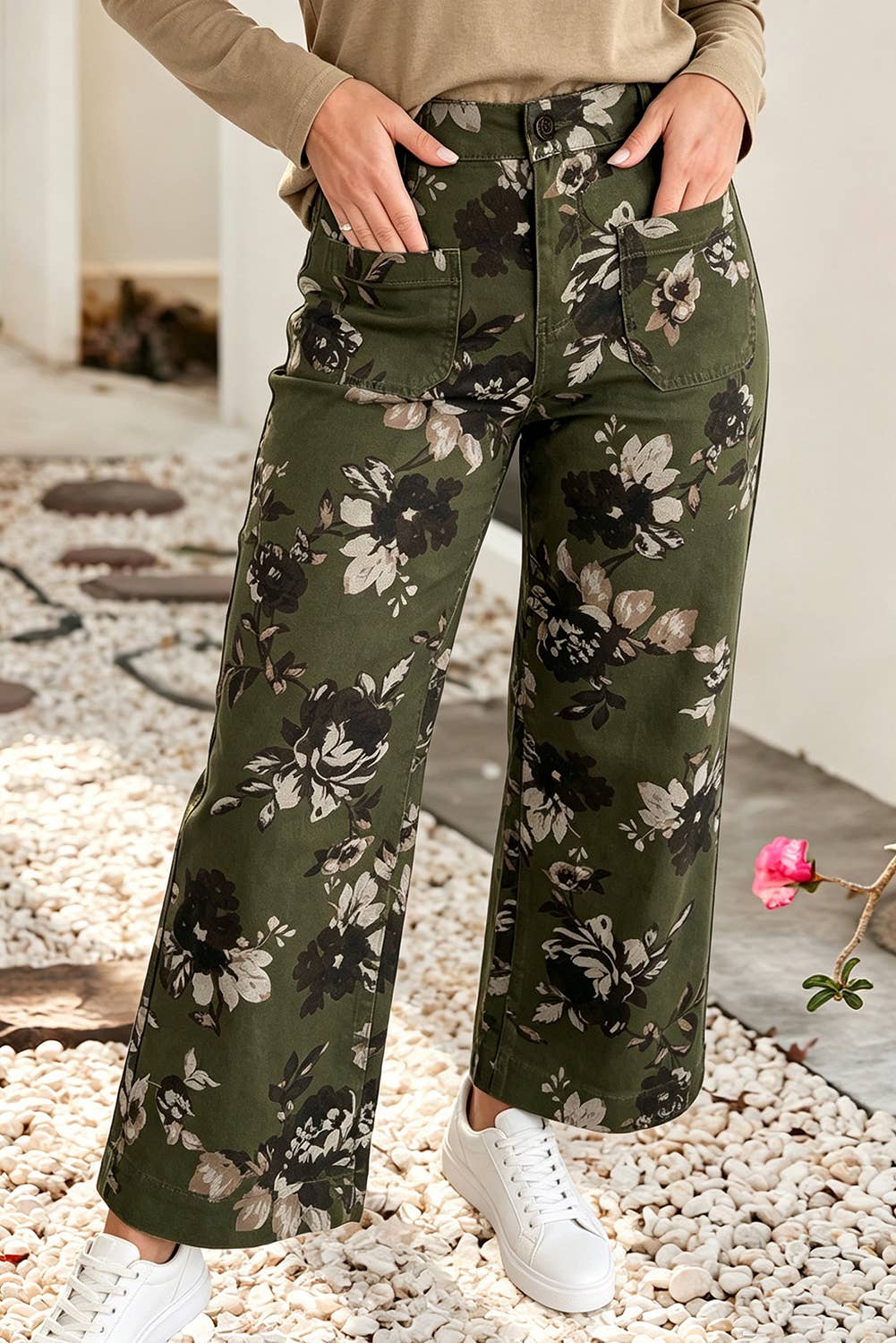 Western Floral Print Square Patch Pocket Raw Hem Shift Jeans